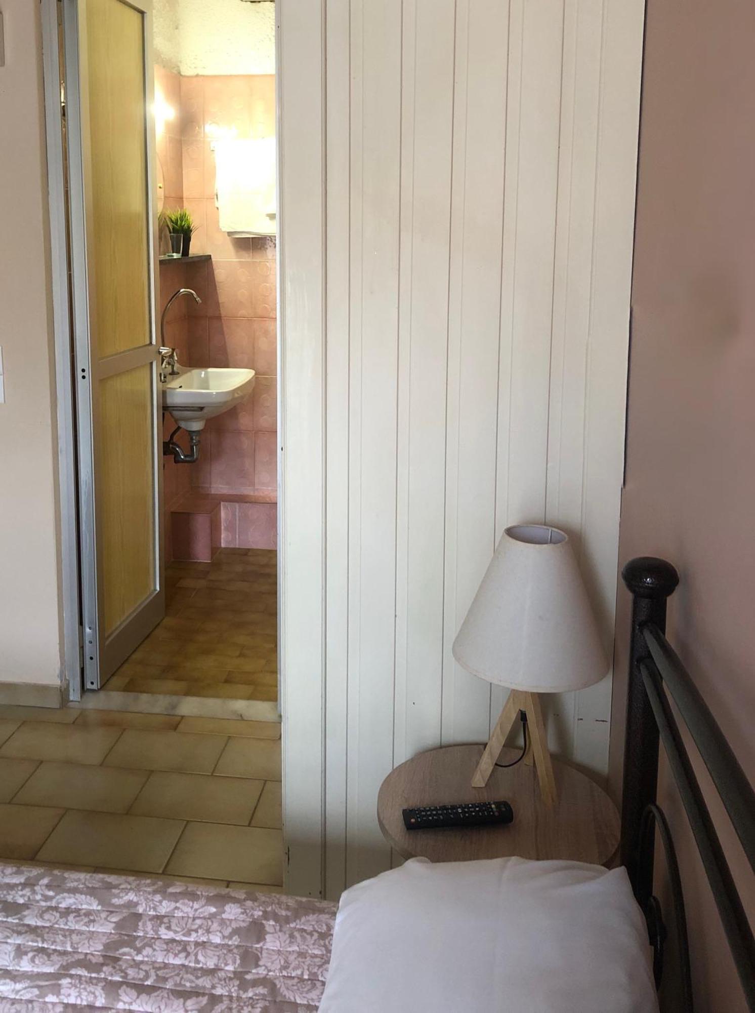 Marina Rooms 阿尔戈斯托利翁 外观 照片