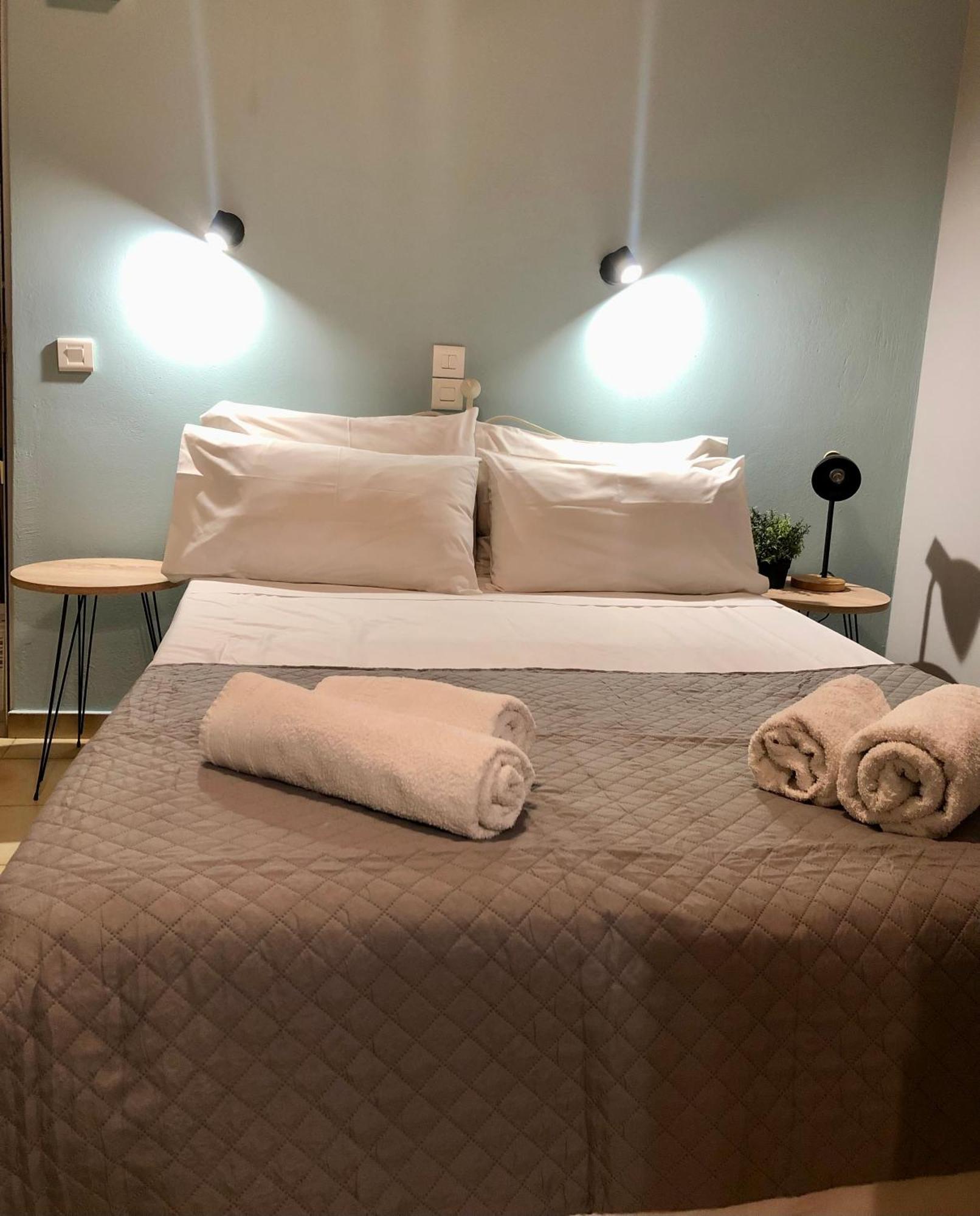 Marina Rooms 阿尔戈斯托利翁 外观 照片
