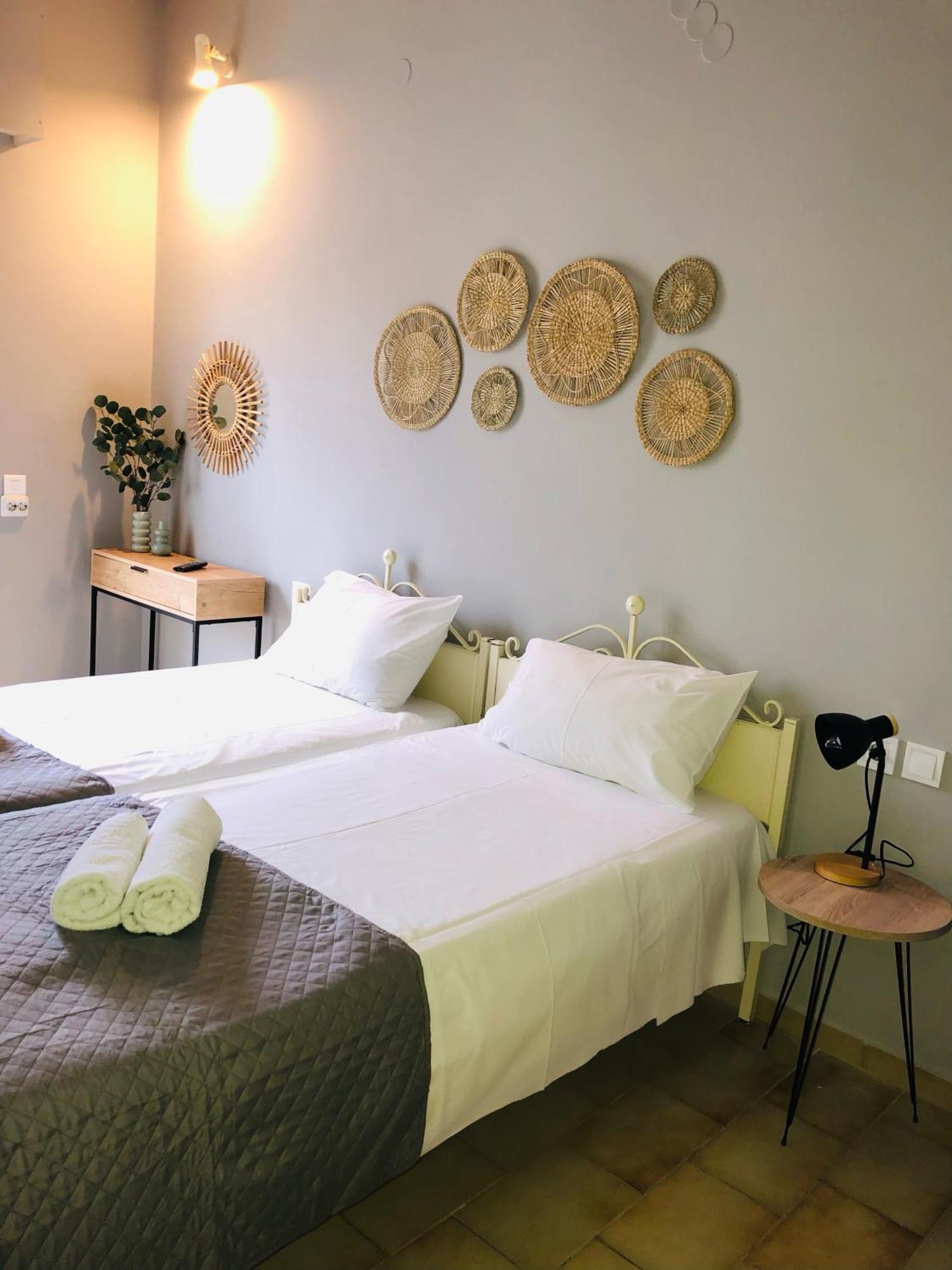 Marina Rooms 阿尔戈斯托利翁 外观 照片